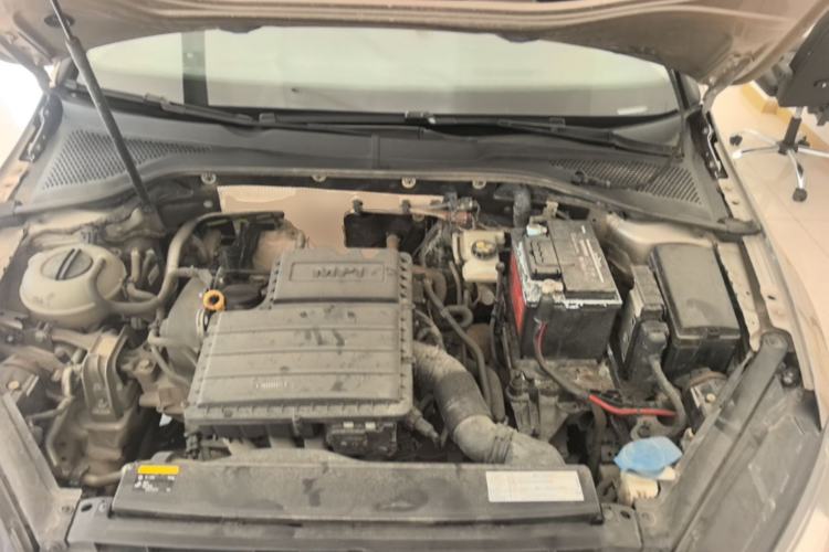 Used Volkswagen Golf 2016 1.6L Automatic Fashion Model Engine Bay