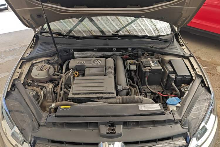 Used Volkswagen Golf 2016 230TSI Automatic Comfort Version Engine Bay