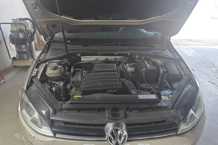 Used Volkswagen Golf 2016 1.6L Automatic Comfort Model Engine Bay