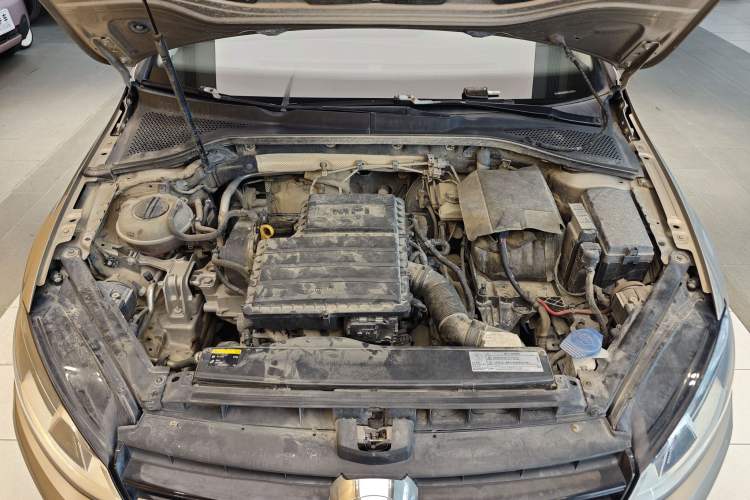 Used Volkswagen Golf 2016 1.6L Automatic Fashion Model Engine Bay