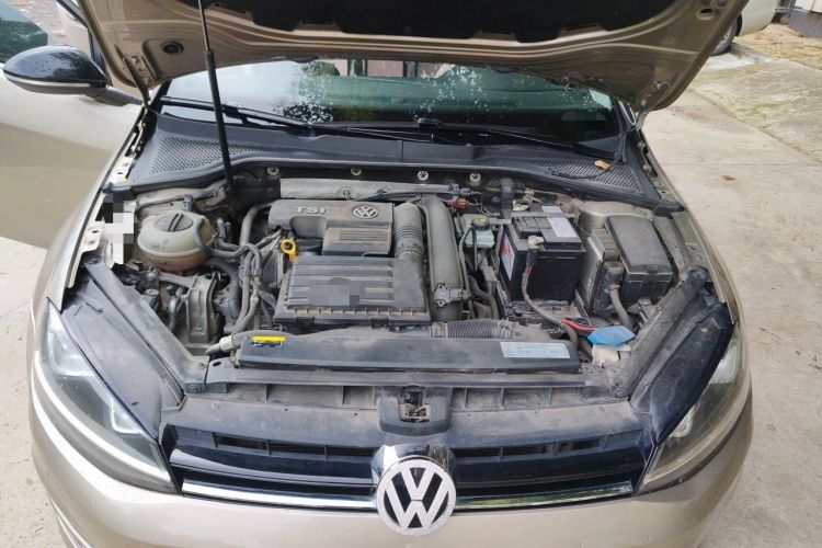 Used Volkswagen Golf 2016 230TSI Automatic Luxury Version Engine Bay