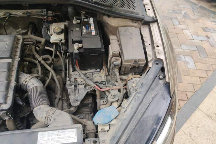 Used Volkswagen Golf 2016 1.6L Automatic Comfort Model Engine Bay Left