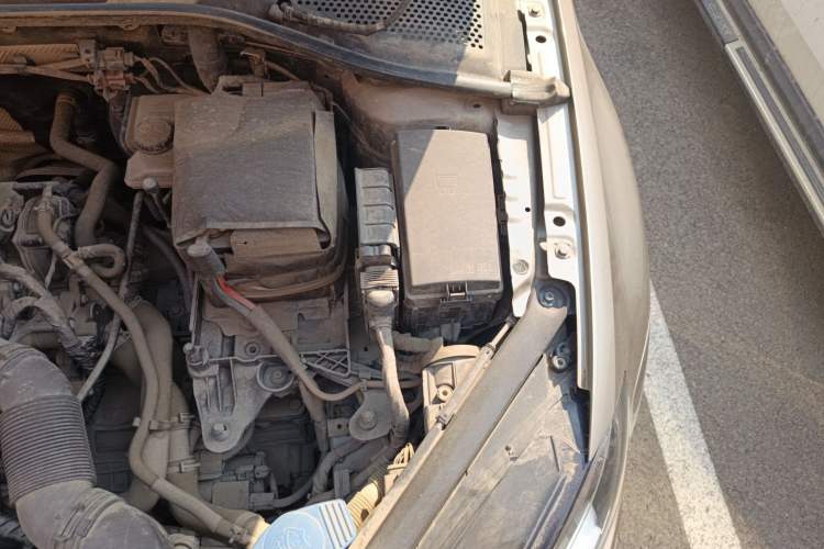 Used Volkswagen Golf 2016 1.6L Automatic Comfort Model Engine Bay Left