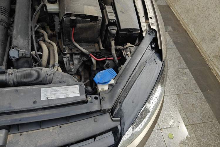 Used Volkswagen Golf 2016 230TSI Automatic Luxury Version Engine Bay Left