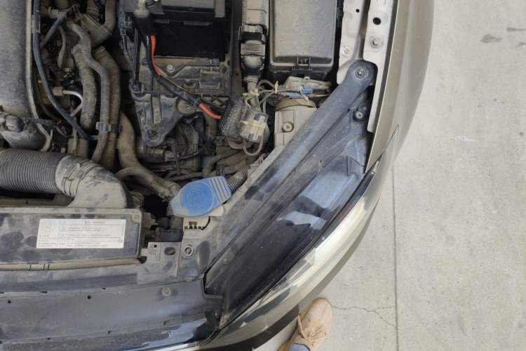 Used Volkswagen Golf 2016 230TSI Automatic Comfort Version Engine Bay Left