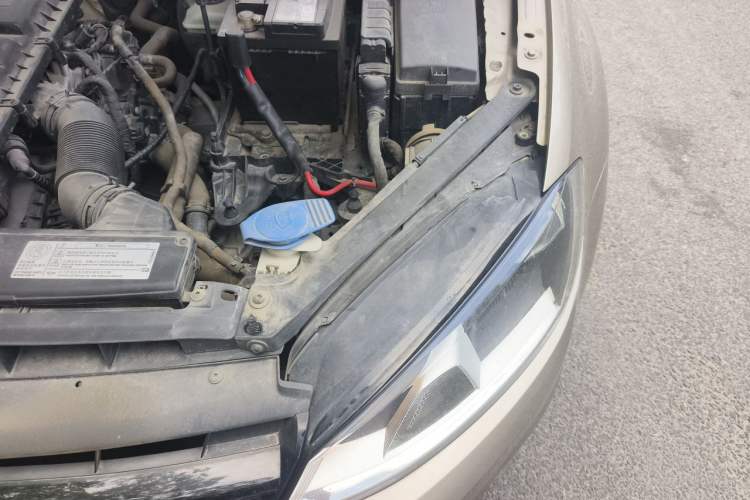 Used Volkswagen Golf 2016 1.6L Automatic Fashion Model Engine Bay Left