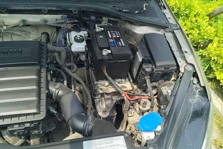 Used Volkswagen Golf 2016 1.6L Automatic Fashion Model Engine Bay Left
