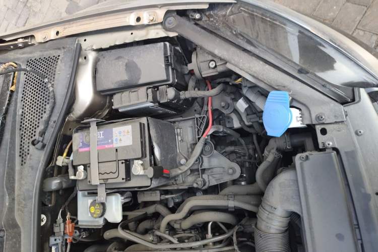 Used Volkswagen Golf 2016 230TSI Automatic Luxury Version Engine Bay Left