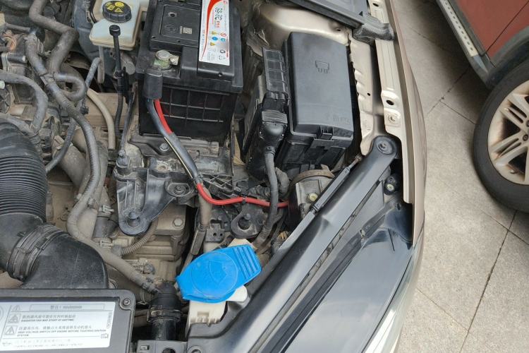 Used Volkswagen Golf 2016 1.6L Automatic Comfort Model Engine Bay Left