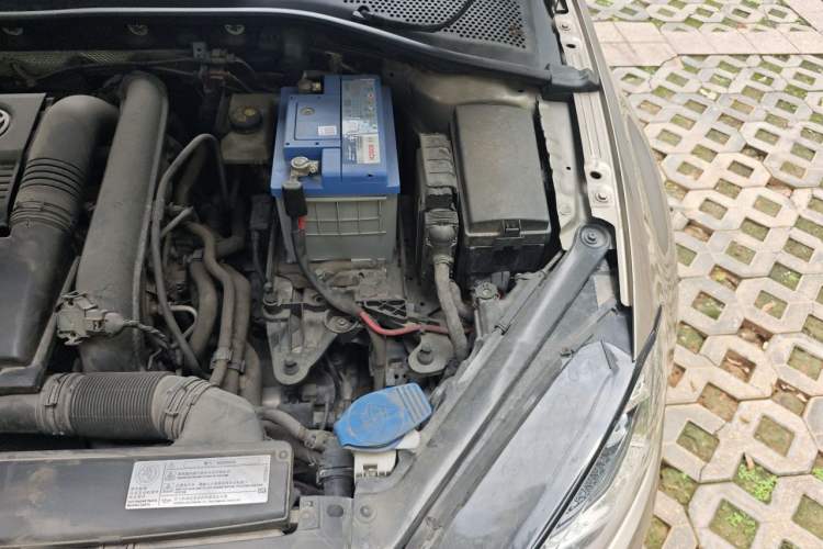 Used Volkswagen Golf 2016 230TSI Automatic Comfort Version Engine Bay Left