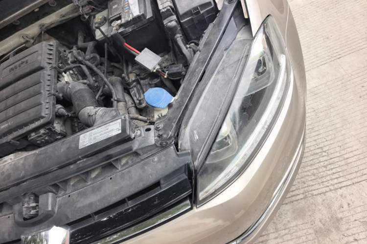 Used Volkswagen Golf 2016 1.6L Automatic Comfort Model Engine Bay Left