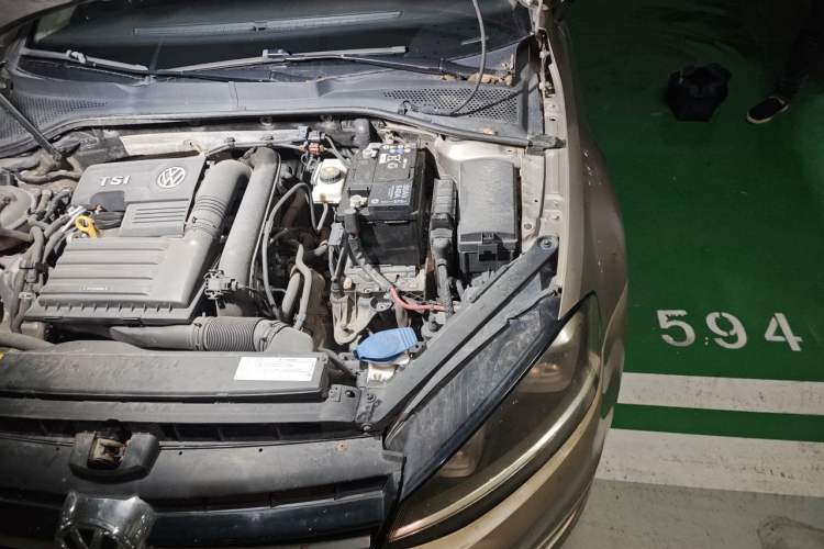 Used Volkswagen Golf 2016 230TSI Automatic Luxury Version Engine Bay Left
