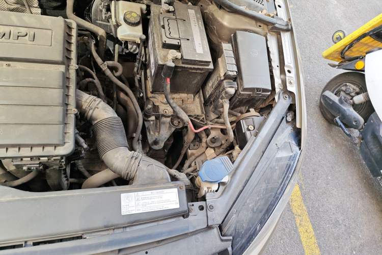 Used Volkswagen Golf 2016 1.6L Automatic Fashion Model Engine Bay Left