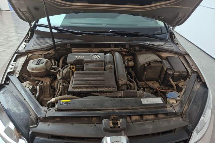 Used Volkswagen Golf 2016 230TSI Automatic Luxury Version Engine Bay