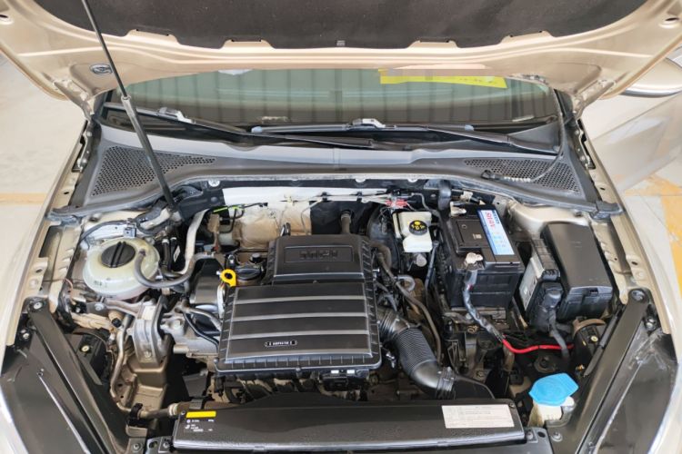 Used Volkswagen Golf 2016 1.6L Automatic Fashion Model Engine Bay