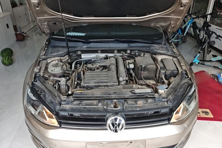 Used Volkswagen Golf 2016 230TSI Automatic Comfort Version Engine Bay