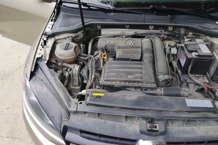 Used Volkswagen Golf 2016 230TSI Automatic Luxury Version Engine Bay Right