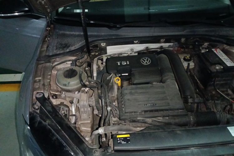 Used Volkswagen Golf 2016 230TSI Automatic Comfort Version Engine Bay Right