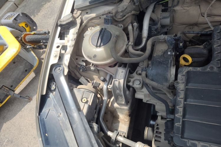 Used Volkswagen Golf 2016 1.6L Automatic Comfort Model Engine Bay Right