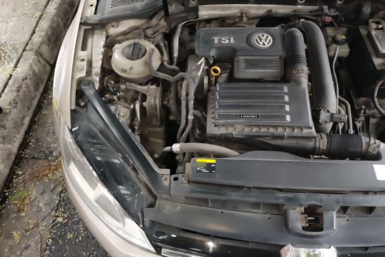 Used Volkswagen Golf 2016 230TSI Automatic Comfort Version Engine Bay Right