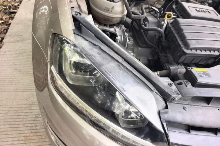 Used Volkswagen Golf 2016 1.6L Automatic Comfort Model Engine Bay Right