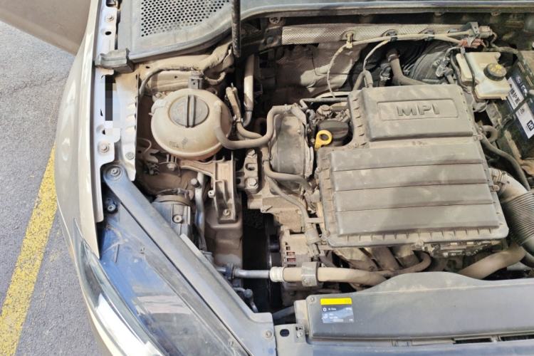 Used Volkswagen Golf 2016 1.6L Automatic Fashion Model Engine Bay Right