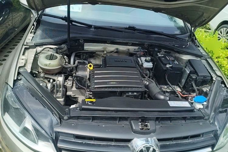 Used Volkswagen Golf 2016 1.6L Automatic Fashion Model Engine Bay