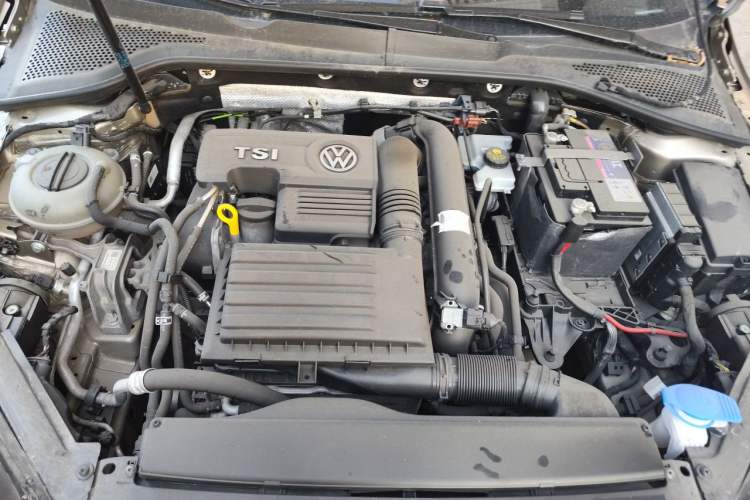 Used Volkswagen Golf 2016 230TSI Automatic Luxury Version Engine Bay
