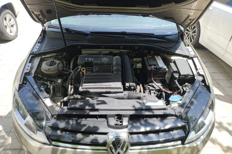 Used Volkswagen Golf 2016 230TSI Automatic Comfort Version Engine Bay