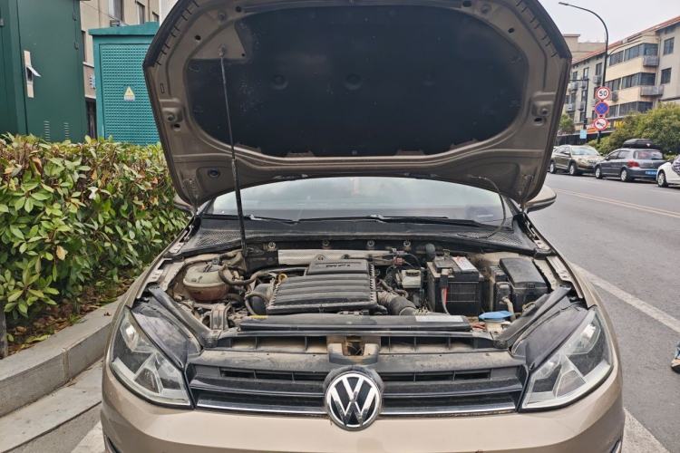 Used Volkswagen Golf 2016 1.6L Automatic Comfort Model Engine Bay