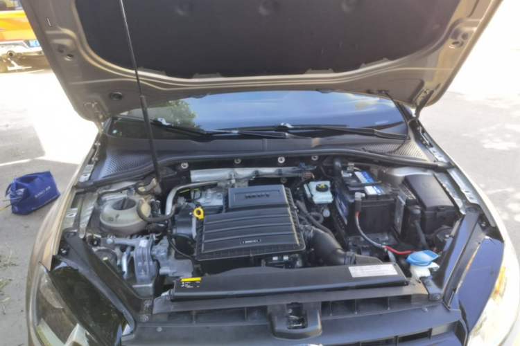 Used Volkswagen Golf 2016 1.6L Manual Fashion Edition Engine Bay