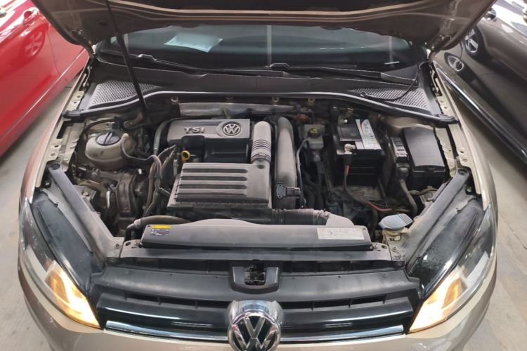 Used Volkswagen Golf 2016 230TSI Automatic Comfort Version Engine Bay
