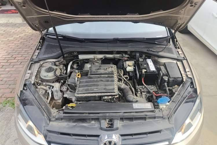 Used Volkswagen Golf 2016 1.6L Automatic Comfort Model Engine Bay