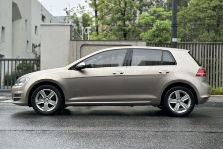 Used Volkswagen Golf 2016 1.6L Automatic Comfort Model Exterior 2