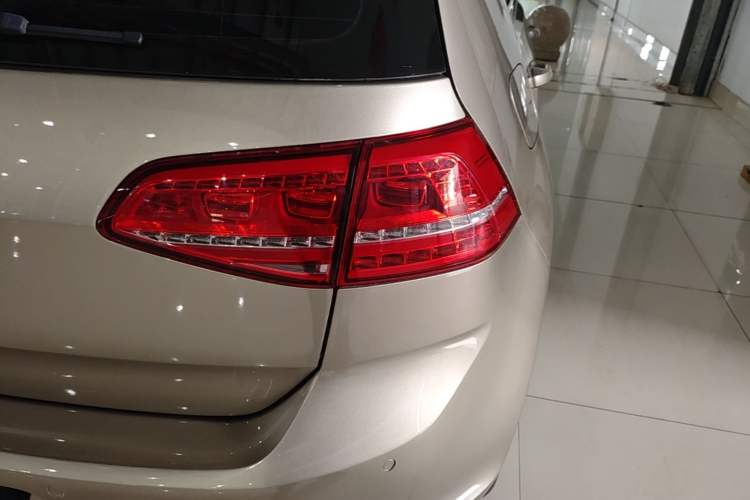 Used Volkswagen Golf 2016 1.6L Automatic Comfort Model Exterior 3