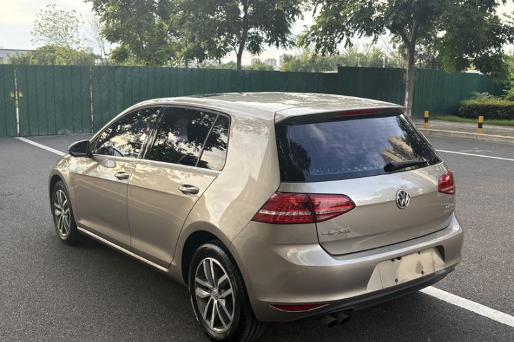 Used Volkswagen Golf 2016 230TSI Automatic Luxury Version Exterior 5