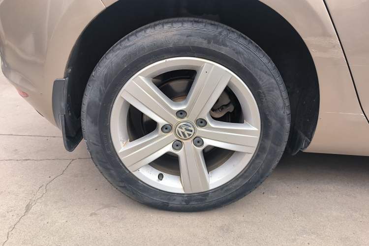 Used Volkswagen Golf 2016 1.6L Automatic Comfort Model Exterior 5