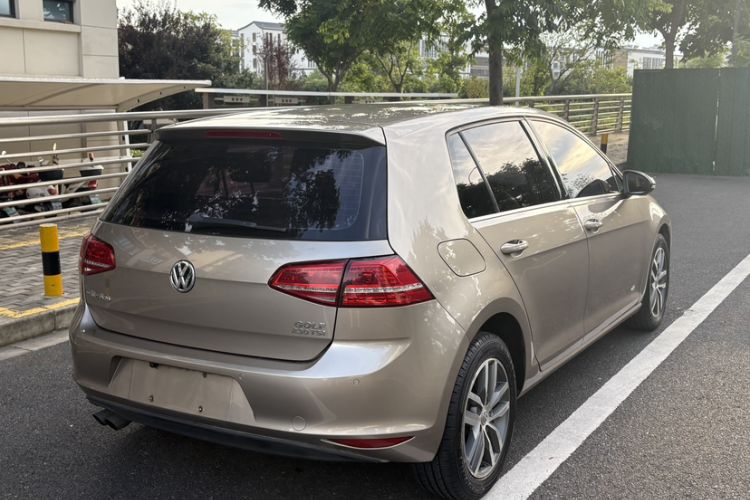 Used Volkswagen Golf 2016 230TSI Automatic Luxury Version Exterior 6
