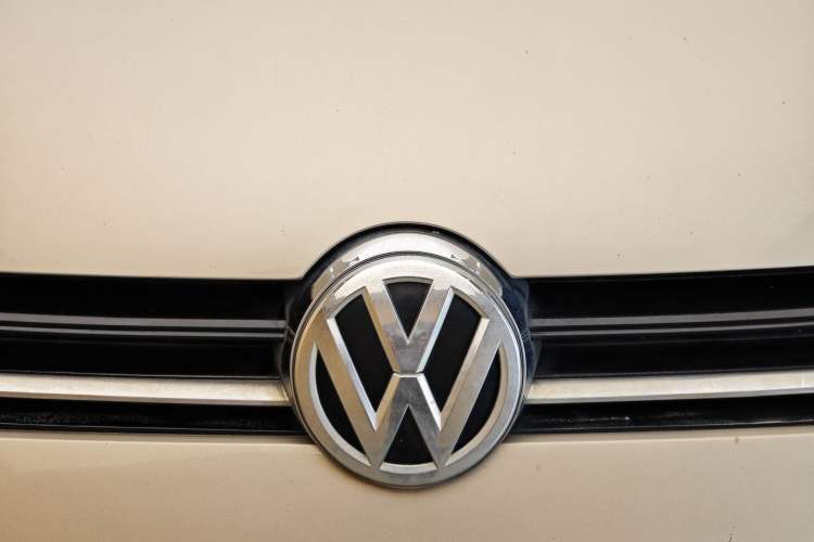 Used Volkswagen Golf 2016 1.6L Automatic Fashion Model Exterior 9