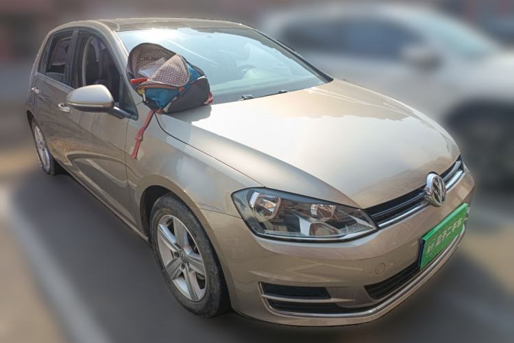 Used Volkswagen Golf 2016 1.6L Automatic Comfort Model Front Right 45 Deg