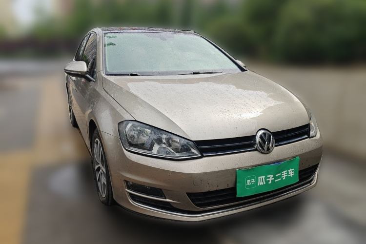 Used Volkswagen Golf 2016 230TSI Automatic Luxury Version Front Right 45 Deg