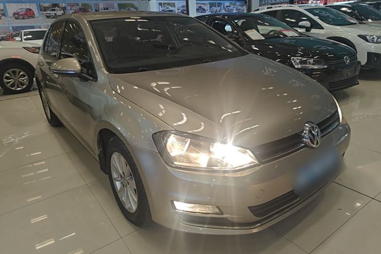 Used Volkswagen Golf 2016 1.6L Automatic Fashion Model Front Right 45 Deg