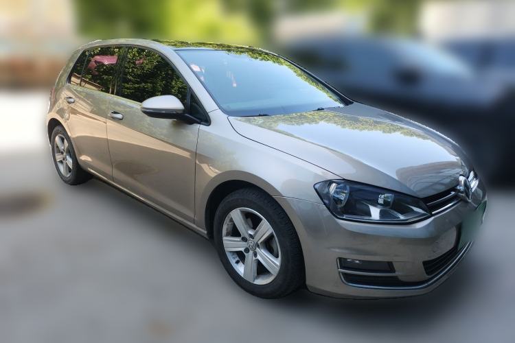 Used Volkswagen Golf 2016 1.6L Automatic Comfort Model Front Right 45 Deg