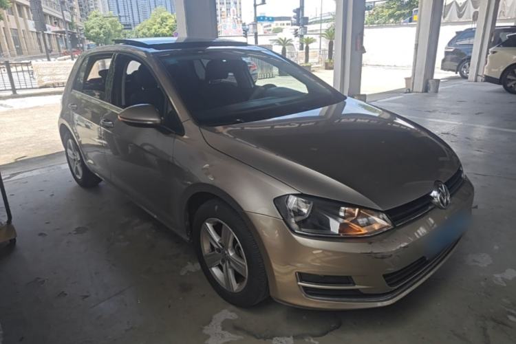Used Volkswagen Golf 2016 1.6L Automatic Comfort Model Front Right 45 Deg