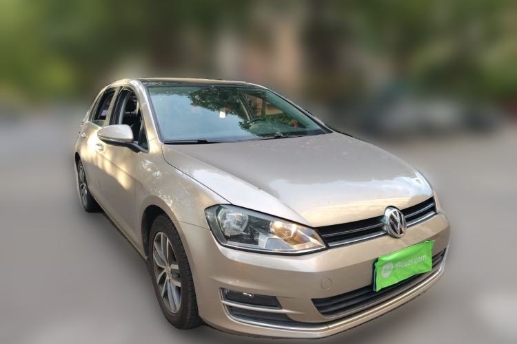 Used Volkswagen Golf 2016 230TSI Automatic Luxury Version Front Right 45 Deg