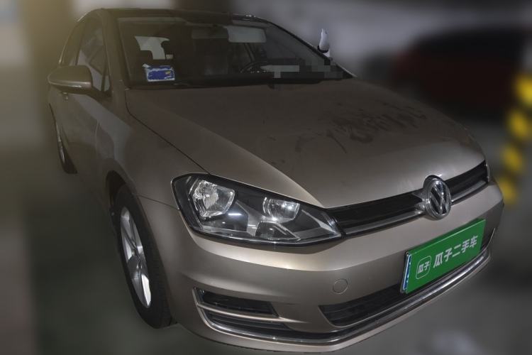 Used Volkswagen Golf 2016 230TSI Automatic Comfort Version Front Right 45 Deg