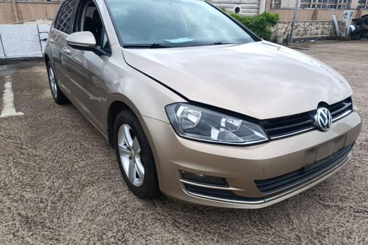 Used Volkswagen Golf 2016 1.6L Automatic Comfort Model Front Right 45 Deg