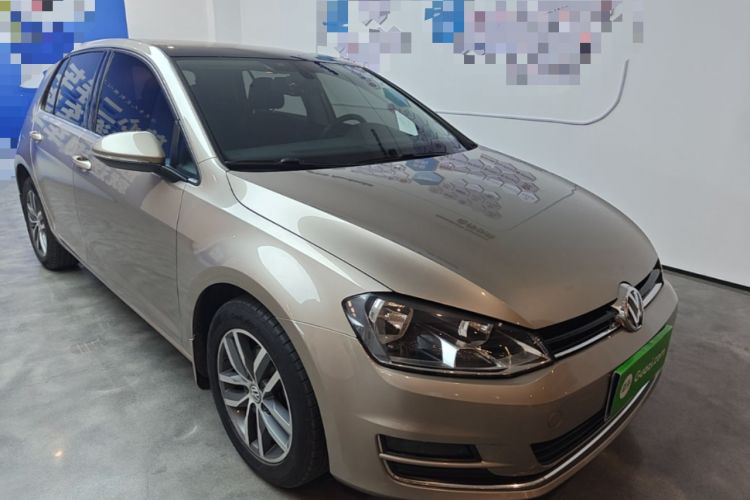 Used Volkswagen Golf 2016 230TSI Automatic Luxury Version Front Right 45 Deg