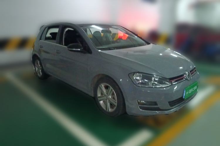 Used Volkswagen Golf 2016 230TSI Automatic Comfort Version Front Right 45 Deg