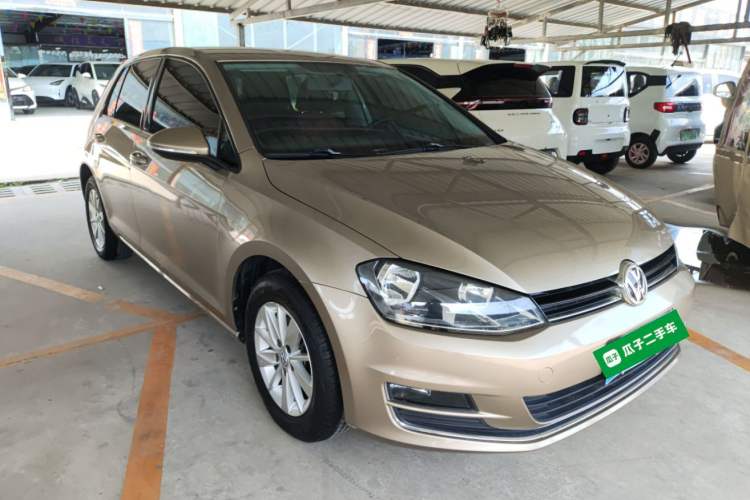 Used Volkswagen Golf 2016 1.6L Automatic Fashion Model Front Right 45 Deg
